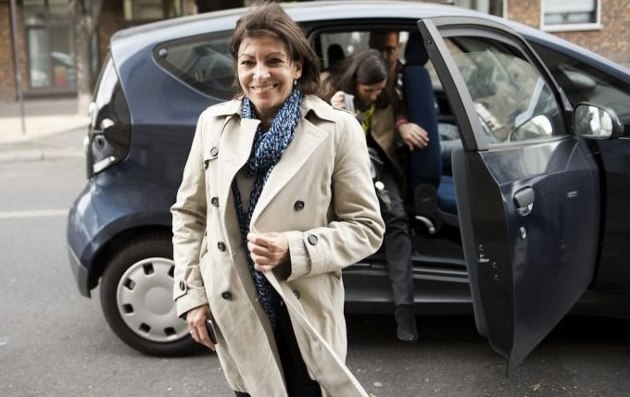 mtwit75's tweet photo. "La Ville de Paris pourrait paradoxalement profiter de la hausse du coût des recharges électriques : elle perçoit de #Belib' une part variable de 23% du chiffre d'affaire"
https://t.co/5TVVL4Buf3 https://t.co/R2pdoPffZR