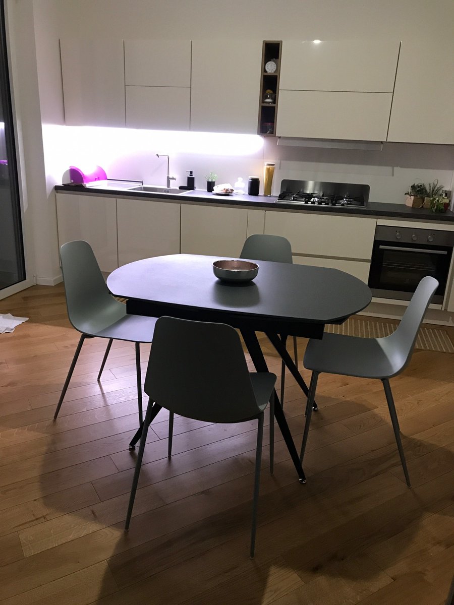 design_pazzo's tweet photo. Il tavolo allungabile Alexia nel suo splendore, con le quattro bellissime sedie Alix grigie: ecco i nostri gioielli nella casa di Luigi, che ha effettuato l'acquisto da poco e ne è soddisfatto🥳 
Un abbinamento perfetto🔝
👉
https://t.co/csLawwMPgc
👉https://t.co/b1kjU8FmGH https://t.co/U89bMnk12y