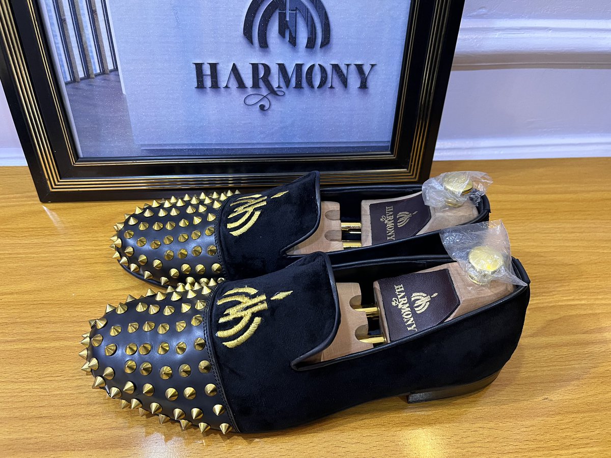 harmony_stylist's tweet photo. Good shoes take you places.💯

✅WORLDWIDE DELIVERY

#Hfs #Hfsmen
#bespokeshoes
#ibadanfashiondesigner #ibadan 
#Nigeria
#Worldwide https://t.co/jdt9c8rZ5B
