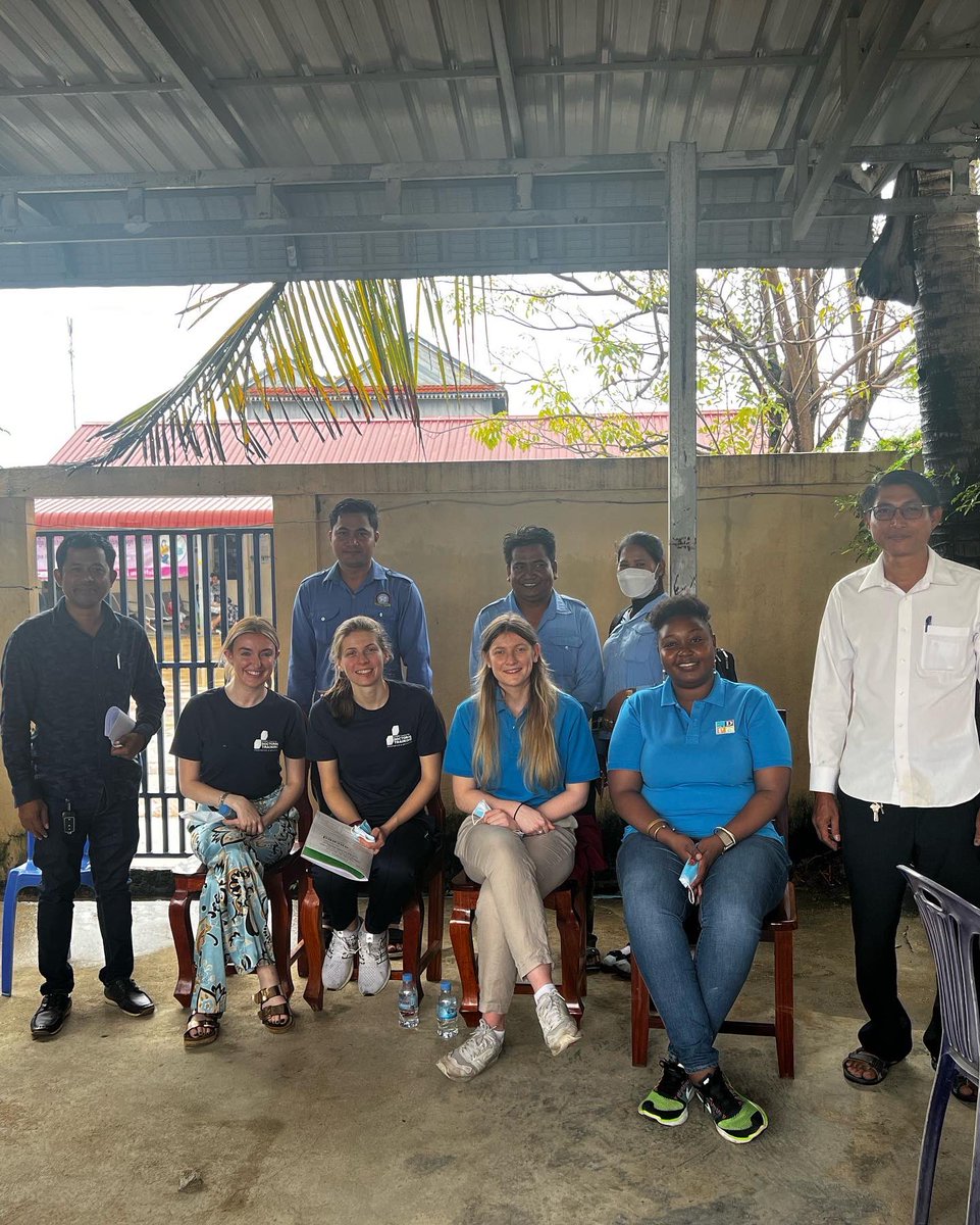 CDTPandOSociety's tweet photo. Another great day spent with the Exceed team

Mike &amp; Rhona joined students in learning how to cast for a transfemoral prosthesis and observed assessment for a KAFO🦵

Caitlin, Eunice, Lauren &amp; Kirsty were in the local community with the team, observing provision of wheelchairs 🦽 https://t.co/gYUOVZ4x0t