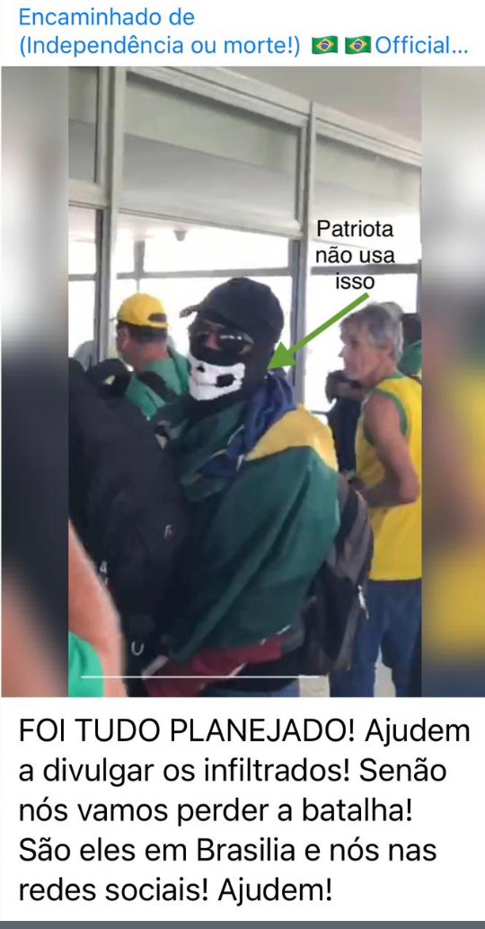 🤔 E ELES TRATANDO OS IDOSOS E CRIANÇAS COMO TERRORISTAS POR ESTAREM USANDO APENAS A BANDEIRA DO BRASIL COMO ARMA !