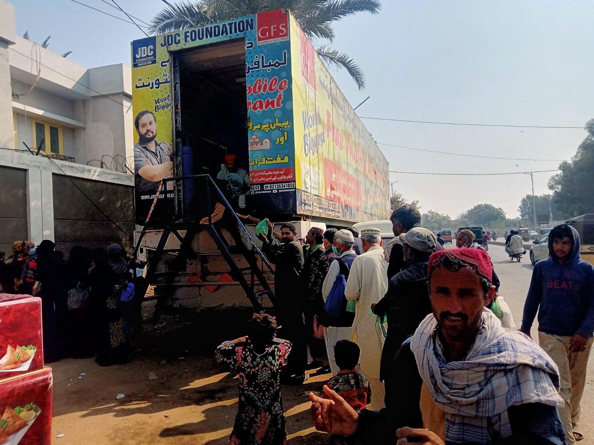 jdcfoundationpk's tweet photo. The world's largest JDC Free Mobile Restaurant, located outside Jinnah Hospital, is currently serving lunch
.
.
#jdc #jdcfoundation #jdcfreemobilerestaurant #jinnahhospital #karachi #donate #support #joinhandswithdc https://t.co/mCCIvhJgp1