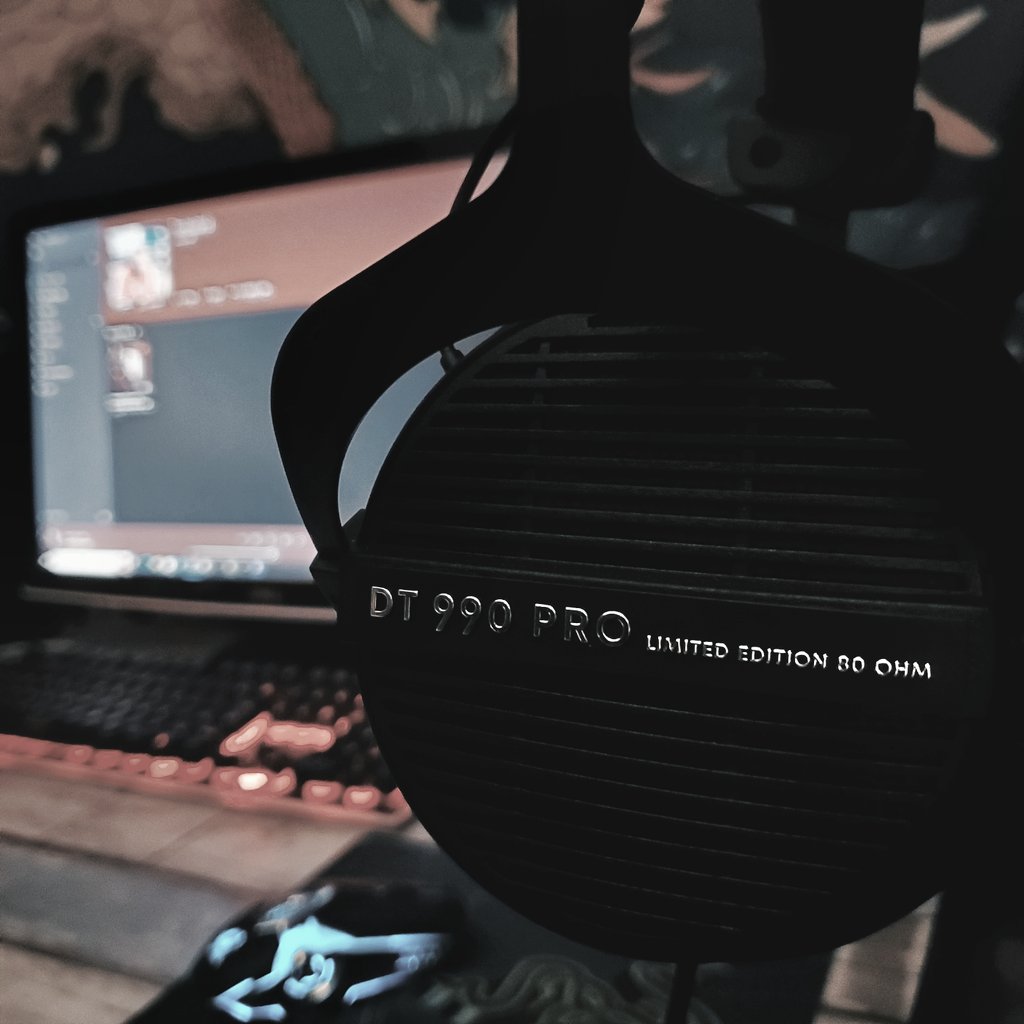 I got a new headphones.
I can hear clearly from low to high frequencies.
Sound localization is also easy to understand.
#beyerdynamic :
#DT990PRO Limited Edition 80Ω