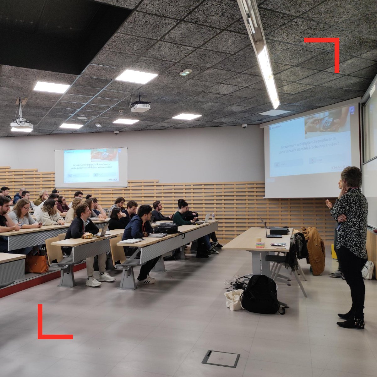 isenmed's tweet photo. [💡Innovation week] Lancement hier en présence de @ThalesDigiSec  (ex Gemalto) de 5 jours de créativité pour rendre l'utilisation de la 💰🏦 carte bancaire plus responsable, inclusive et fun. 
#innovation #rse #ingénierie #ISEN #Toulon #Thales https://t.co/pqorucUxxs