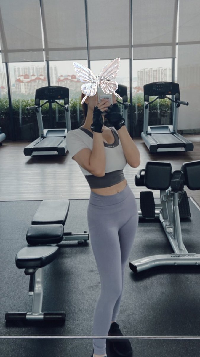 CarolTorao's tweet photo. back day 💪🏻 #gymgirl https://t.co/MVdB8lJ98O