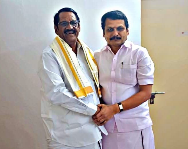 மாண்புமிகு தமிழ்நாடு முதலமைச்சர் அவர்களால், தமிழ்நாடு சேமிப்பு கிடங்கின் தலைவராக தேர்ந்தெடுக்கப்பட்டதை யொட்டி மாண்புமிகு மின்சாரம், மதுவிலக்கு மற்றும் ஆயத்தீர்வைத் துறை அமைச்சர் திரு. செந்தில் பாலாஜி அவர்களை மரியாதை நிமித்தமாக சந்தித்த போது...!

#SenthilBalaji #DMK