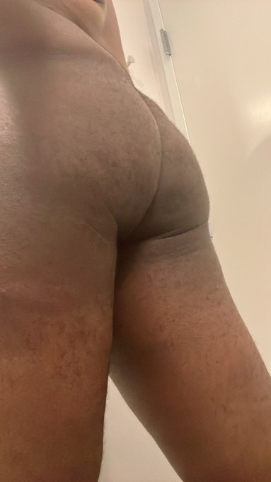 Little change of pace from just dick and mirror pics ☺️ #chub #manbutt #nsfwtwt https://t.co/CcONA1e<a href="/tag/manbutt"class="tags"><span>#manbutt</span></a><a href="/tag/chub"class="tags"><span>#chub</span></a><a href="/tag/nsfwtwt"class="tags"><span>#nsfwtwt</span></a>