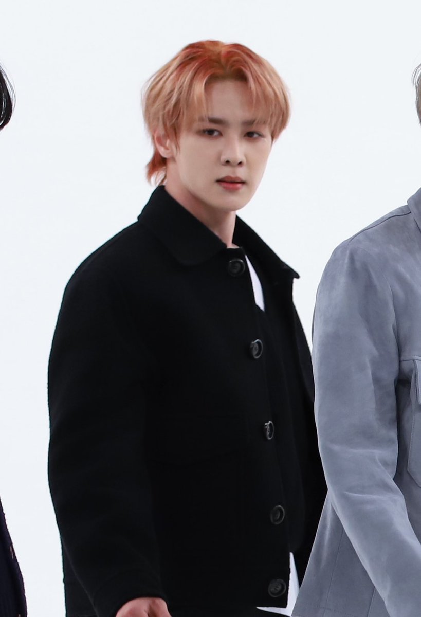 [PIC] 230106 #KUN from MBC Plus Pre-release photos (1/3)

Kun Weekly Idol preview. Ganteng banget ya Kun-ge 🥲

🔗 m.post.naver.com/viewer/postVie…

#QianKun #KUN #钱锟 #쿤 #คุน #クン #WayV #WeiShenV #威神V <a href="/WayV_official/">WayV</a>