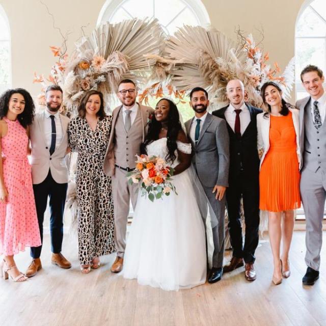 Love this! It’s so important to acknowledge that TV News is a team sport

Some of the most talented producers I’ve worked with are my best friends- @veritystockdale @JayPatel_TV @domokeeffe @MacNicol_BBC 

And many more! 

Many are in this wedding photo and I love them to pieces