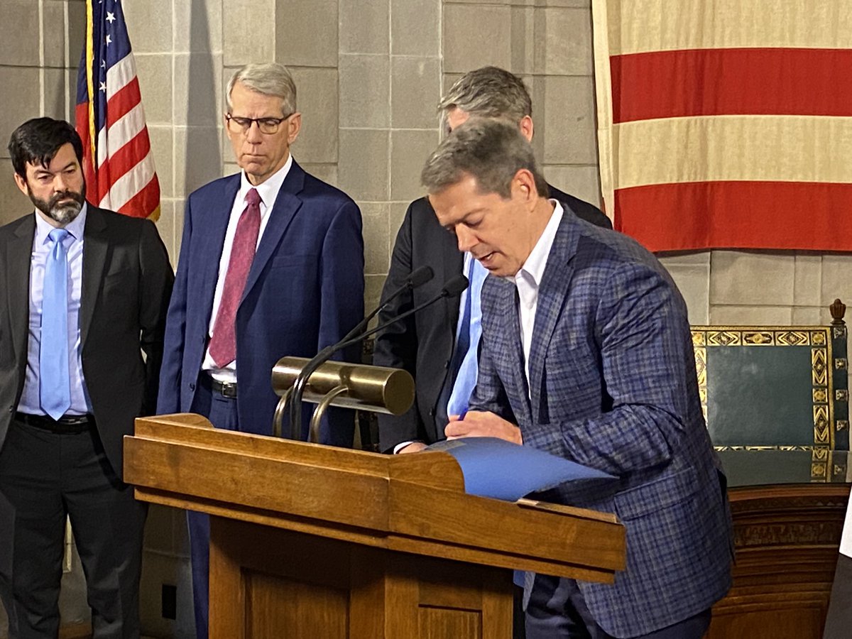 NEStatePatrol's tweet image. Honored to be a part of the first news conference for @TeamPillen &amp;amp; @NEAttorneyGen to raise awareness of human trafficking. 

You can report anything suspicious to the Nebraska Human Trafficking Hotline at 833-PLS-LOOK. 

#PleaseLook #SeeSomethingSaySomething