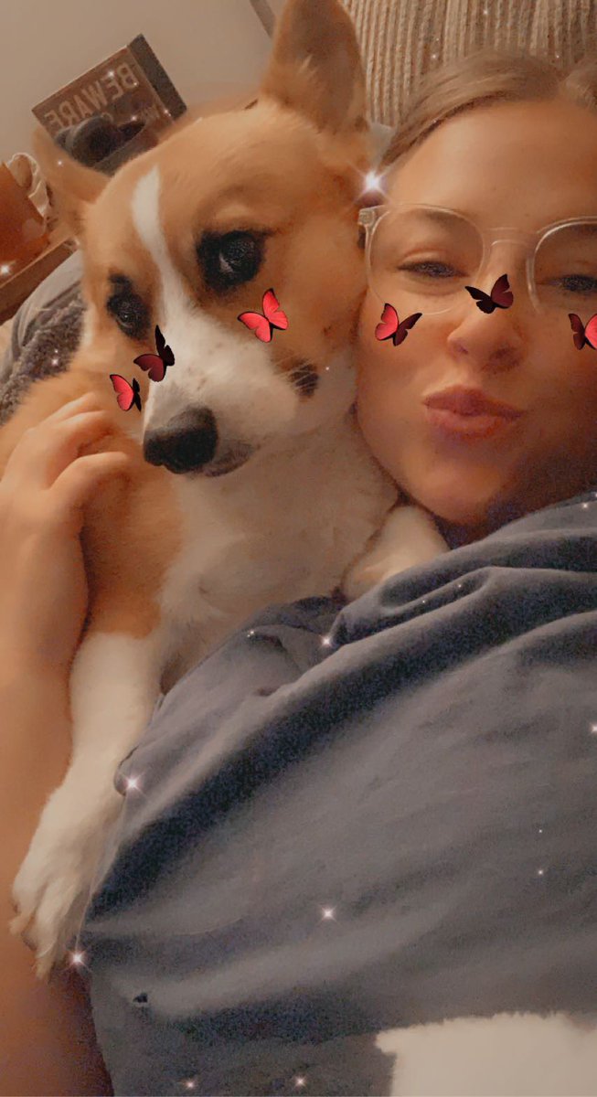 HudsonTheCorgi's tweet photo. When you are your moms best friend and she makes you take 10,000 pictures a day! 📸 #CorgiCrew #Besties #AlwaysCameraReady https://t.co/Bv3M34glxY