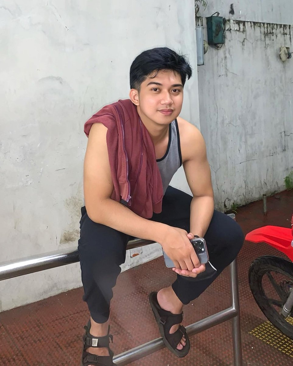 Lee Mark Alburo tweet media