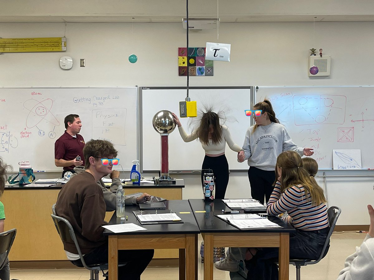 TaylorRWilli13's tweet image. Showing students for the sake of science in #physicsfirst