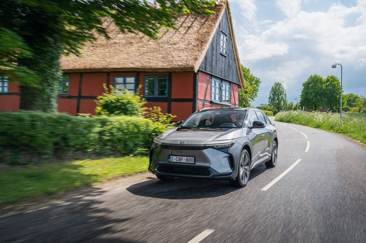 Car of the Year tweet media