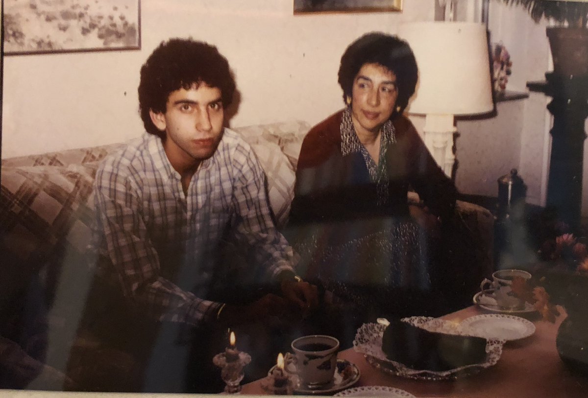 <a href="/JLozanoA/">𝐉𝐚𝐯𝐢𝐞𝐫 𝐋𝐨𝐳𝐚𝐧𝐨 𝐀.</a> Buenos días , en especial para doña  Florinda.

Y el Kiko saco de pus Lozano.