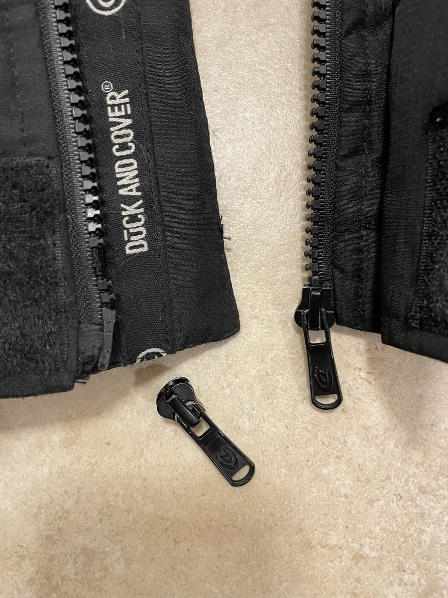 JonStroulger's tweet image. Really disappointed with this @duckandcover_ winter coat. It fits great. Lovely and warm but the zip has lasted only a month since I bought it so now won’t work making the coat useless. #duckandcover #wintercoat #brokenzip