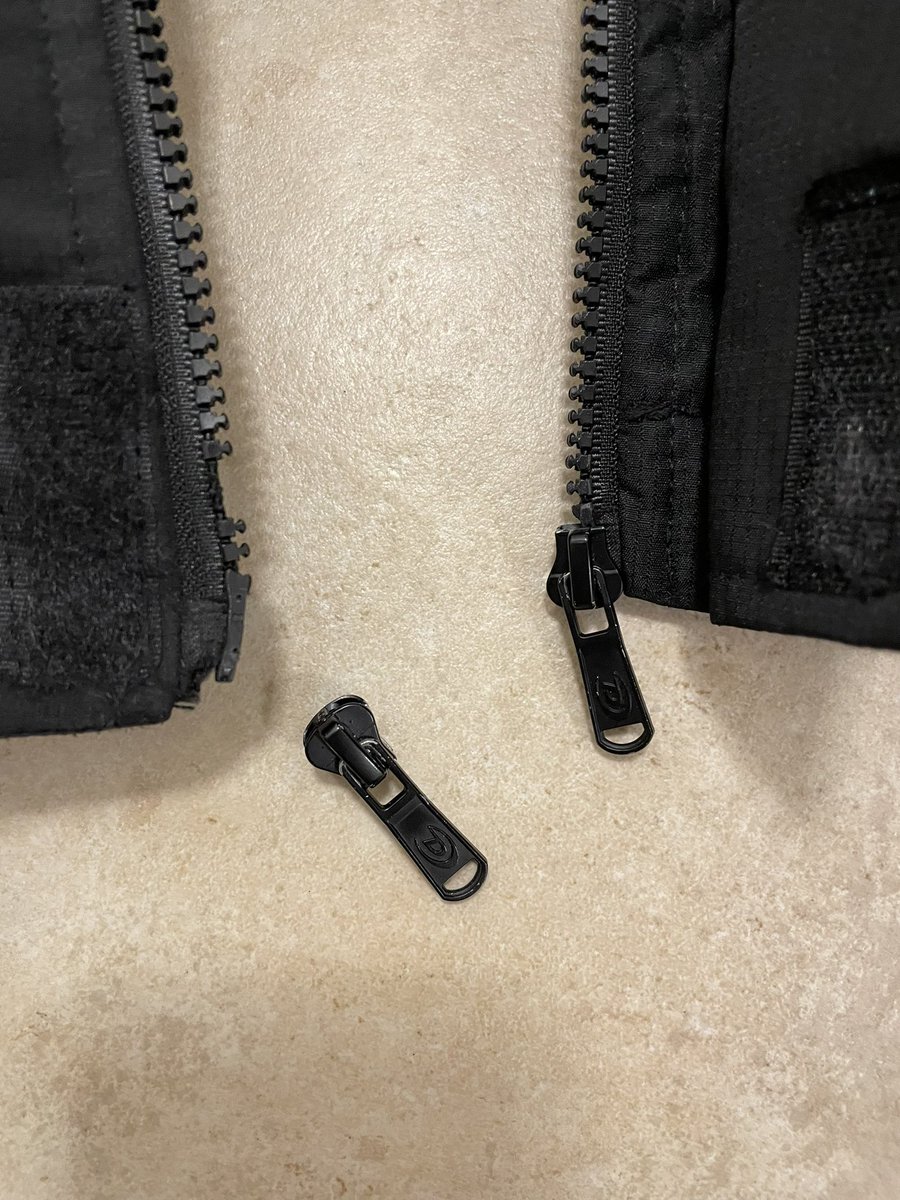 JonStroulger's tweet image. Really disappointed with this @duckandcover_ winter coat. It fits great. Lovely and warm but the zip has lasted only a month since I bought it so now won’t work making the coat useless. #duckandcover #wintercoat #brokenzip