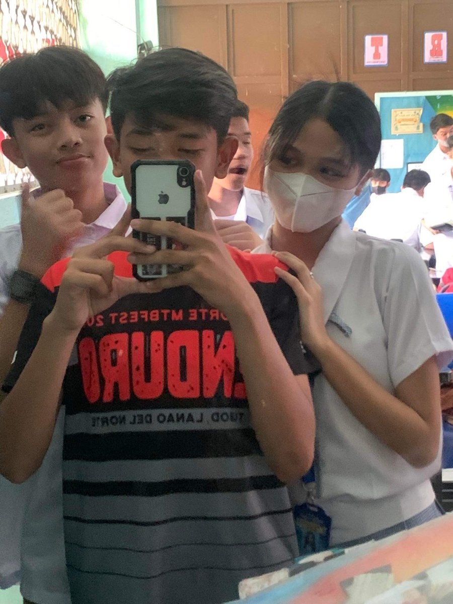 haniexrs's tweet photo. Moments before surprise inspection😇 #goodstudents https://t.co/uzEILybGez