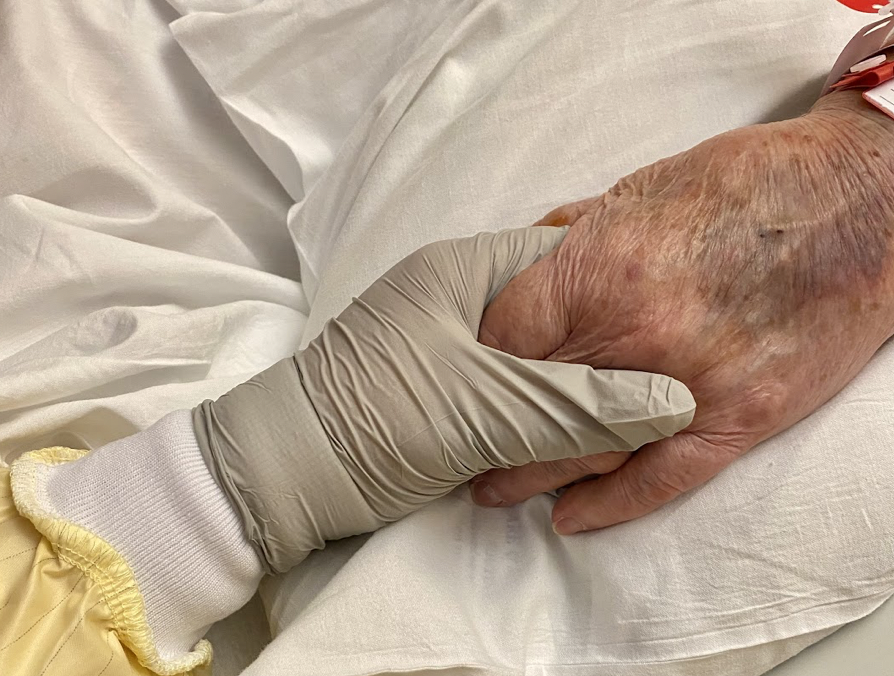NeighborsTaken's tweet photo. ANNA LEONARD, 81, of Belmond, Iowa, died of COVID on Jan. 10, 2021. 

"She enjoyed countless jobs throughout the years. She liked to switch it up and try new things. She was a devoted Catholic and loved to entertain, play cards, and bake. She was so funny. We miss her so much." https://t.co/5RxMxUadYd