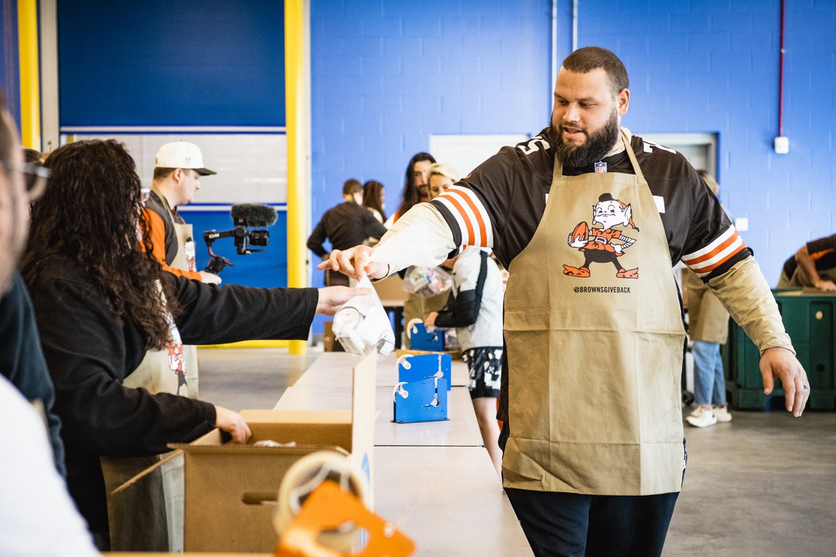 It’s double vote day! Help <a href="/JoelBitonio/">Joel Bitonio</a> win $25K to the charity of his choice!
 
1 RT = 2 votes!

#WPMOYChallenge Bitonio
#WPMOYChallenge Bitonio
#WPMOYChallenge Bitonio
#WPMOYChallenge Bitonio #WPMOYChallenge Bitonio