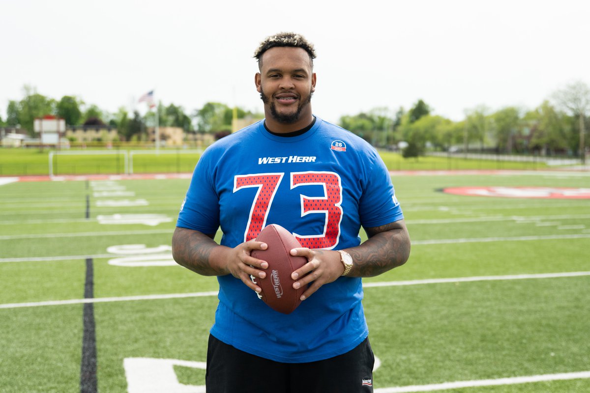 WestHerr's tweet image. Alright #Buffalo fans... Please RT &amp;amp; help our guy @DDawkins66 win this thing!

#WPMOYChallenge Dawkins - RTs count as votes &amp;amp; the player with the most votes between now &amp;amp; 1/11 will receive a $25,000 contribution to the charity of their choice! 🙏🏈❤️ #TeamWestHerr