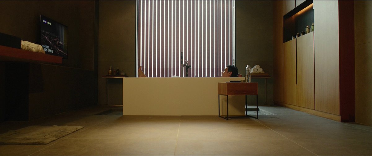 TheCinesthetic's tweet image. Parasite (2019) dir. Bong Joon-ho