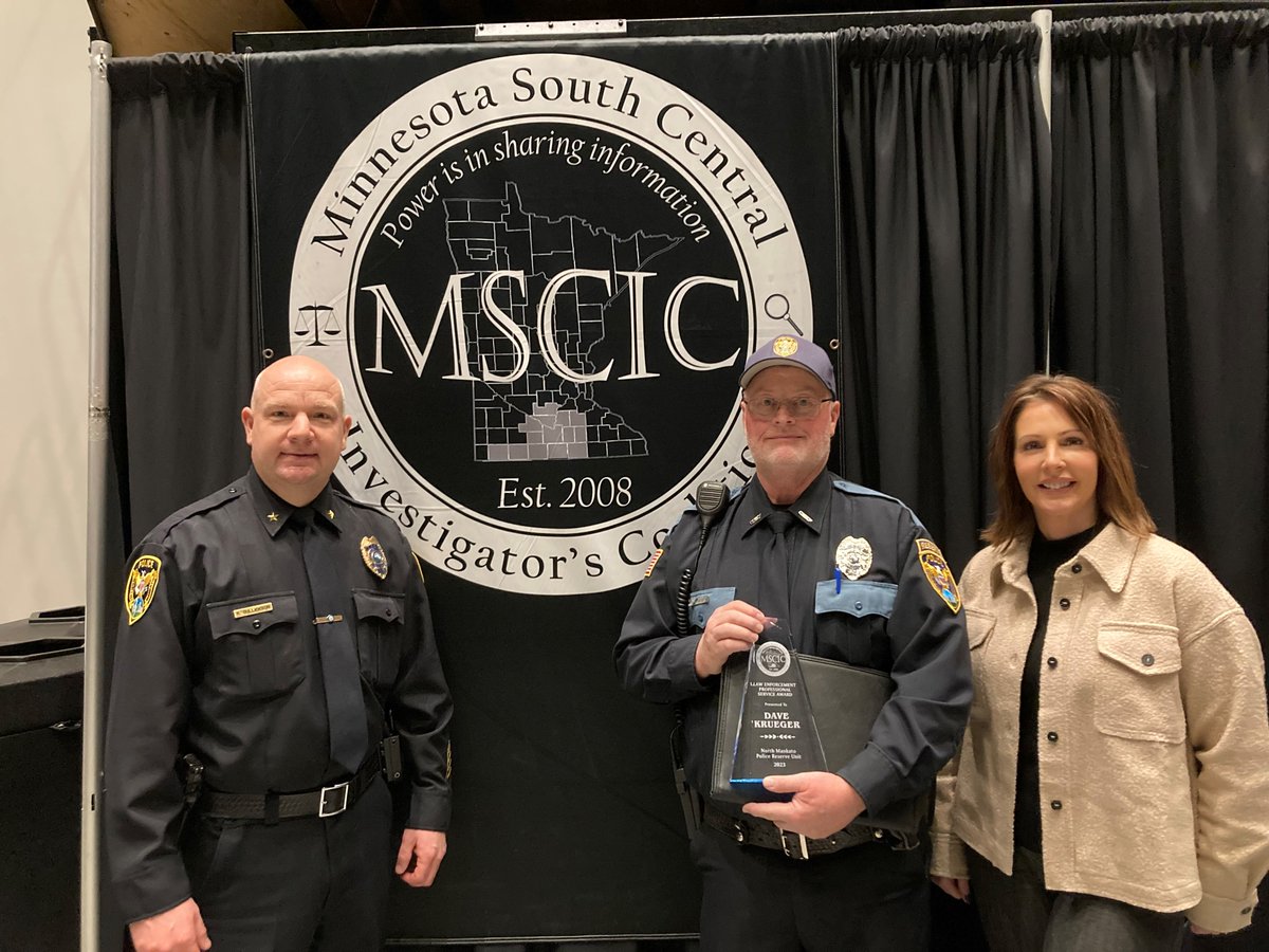 NorthMankatoMN's tweet photo. On Monday, January 9th, Reserve Chief Dave Krueger was presented with the Law Enforcement Service Award from the Minnesota South Central Investigator’s Coalition. Read on to learn more about the award and Dave's service.
Congratulations, Reserve Chief Dave Krueger!
1/3 https://t.co/tOkg1wgTiH