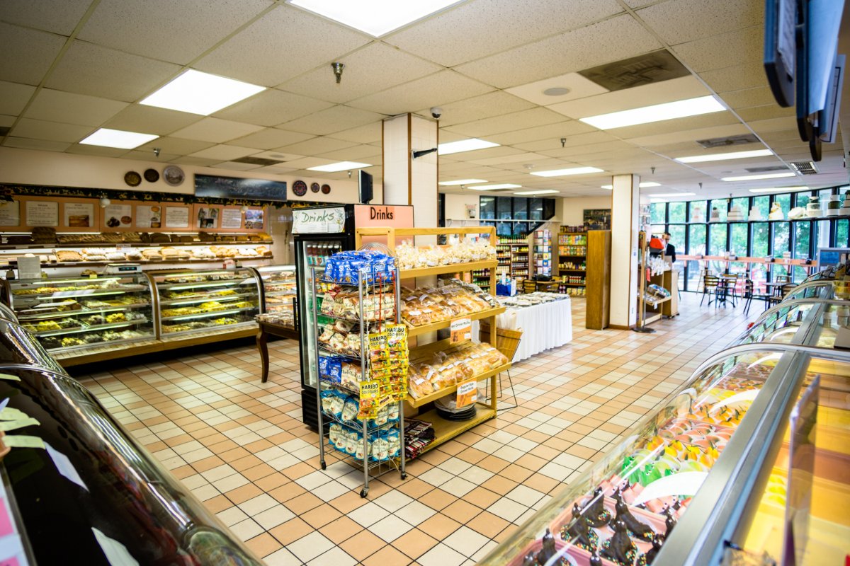 HeidelBakery's tweet photo. Satisfy your craving with the freshest baked goods from Heidelberg Pastry Shoppe. From flaky croissants to indulgent cakes, we have something for every sweet tooth. https://t.co/sgrYEBu30H