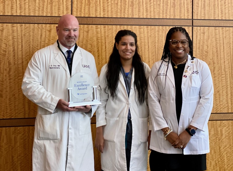 UAMSneurosurg's tweet image. Great way to start out the New Year! @uamshealth - Department of Neurosurgery was awarded with being in the top 5% in the nation for Cranial Neurosurgery by #Healthgrades for the second year in a row !!!!