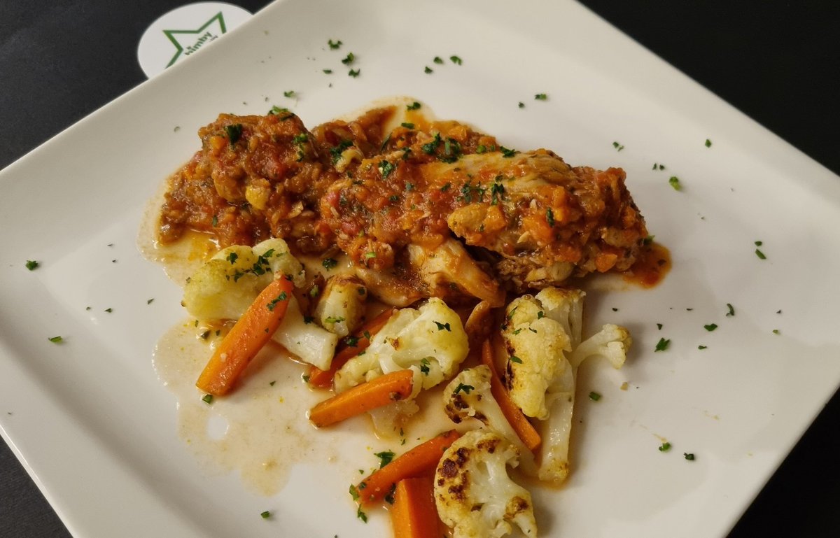 RobertaMazzuoli's tweet image. #polloallacacciatora con verdure stufate. 
Un secondo classico 
Un classico di secondo 😊
E tanto pane per la scarpetta con il delizioso sughetto...
#bimby #bimbycommunitystar #bimbyitalia #cookidoo  #conbimbysipuo&apos; #cucinoconbimby #thermomixcommunitystars