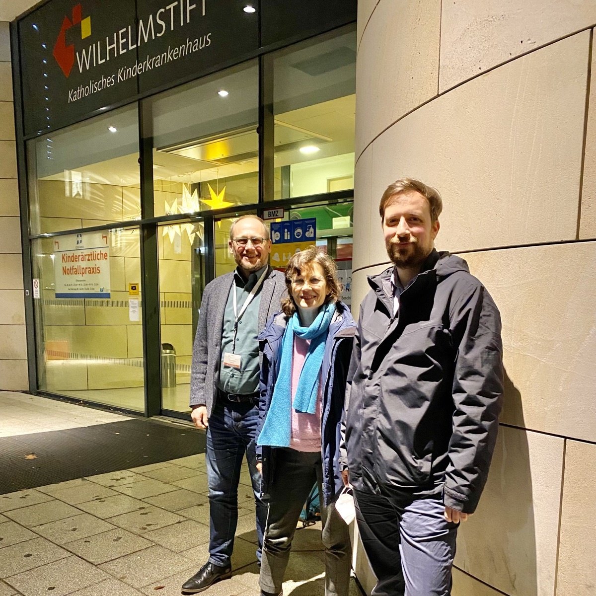 gruenpfleger's tweet photo. Letzte Woche war ich gemeinsam mit @GSchittek im Kinderkrankenhaus Wilhelmstift. Vielen Dank für die spannende Diskussion und den wichtigen Input zu den Forderungen der Mitarbeiter*innen. Wir nehmen diese Ernst und stehen gerne für einen weiteren Austausch zur Verfügung. 1/3 https://t.co/22imBinHrw