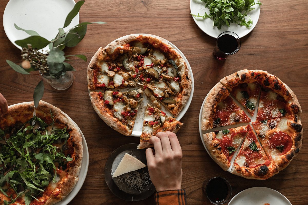 B.C.'s Holy Napoli Inc. has grown its business from fresh Neapolitan pizza to ready-to-bake frozen pizzas, and ready-to-proof pizzas dough balls. Founder Francesca Galasso talks about making the transition to compete with “the big guys.” canadianpizzamag.com/fresh-to-froze…