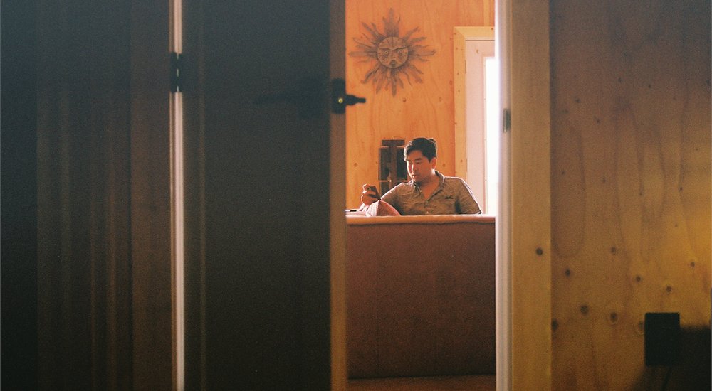 .<a href="/TooManyJames_s/">James Kim</a> on working in fiction as an independent producer and candid advice on how to balance your passion proj with your day job. This and more in the latest "Starting Out" from <a href="/Alice_Wilder/">Alice (alicewilder.bsky.social)</a>. Read it here: bit.ly/3vQ4caY