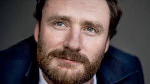 Alweer💔nieuws uit #Iran. Media gaven recent meer details over veroordeling vn landgenoot Olivier Vandecasteele. Lange celstraffen &amp; 74 zweepslagen onderstrepen het grote onrecht dat hier gepleegd wordt. <a href="/amnestyvl/">Amnesty International Vlaanderen</a> blijft z’n vrijlating eisen. Jij ook? ▶️ amnesty-international.be/laat-olivier-v…