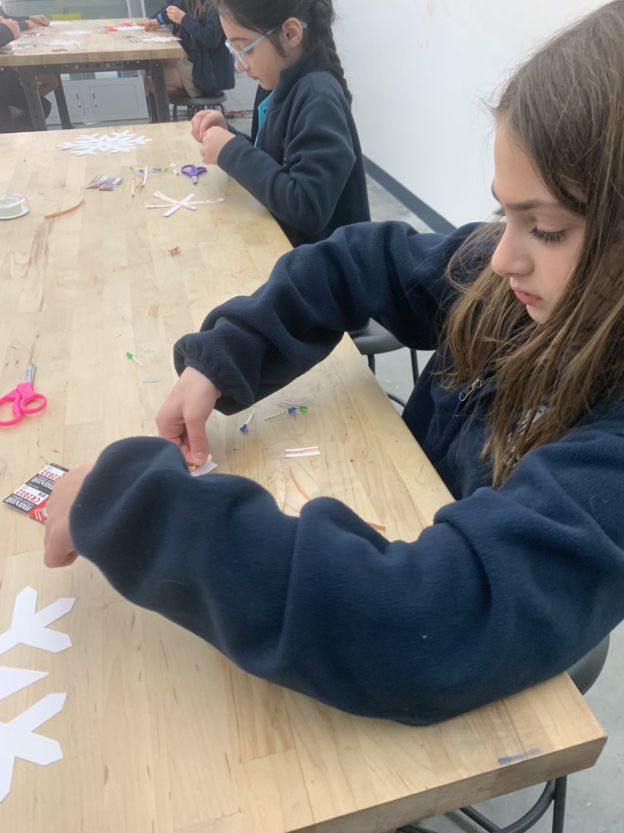 21stStacy's tweet photo. It’s a winter wonderland with LED snowflakes! @Davis_Academy #davis3 https://t.co/vPaQxEw2na