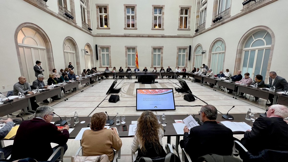 Parlament de Catalunya tweet media