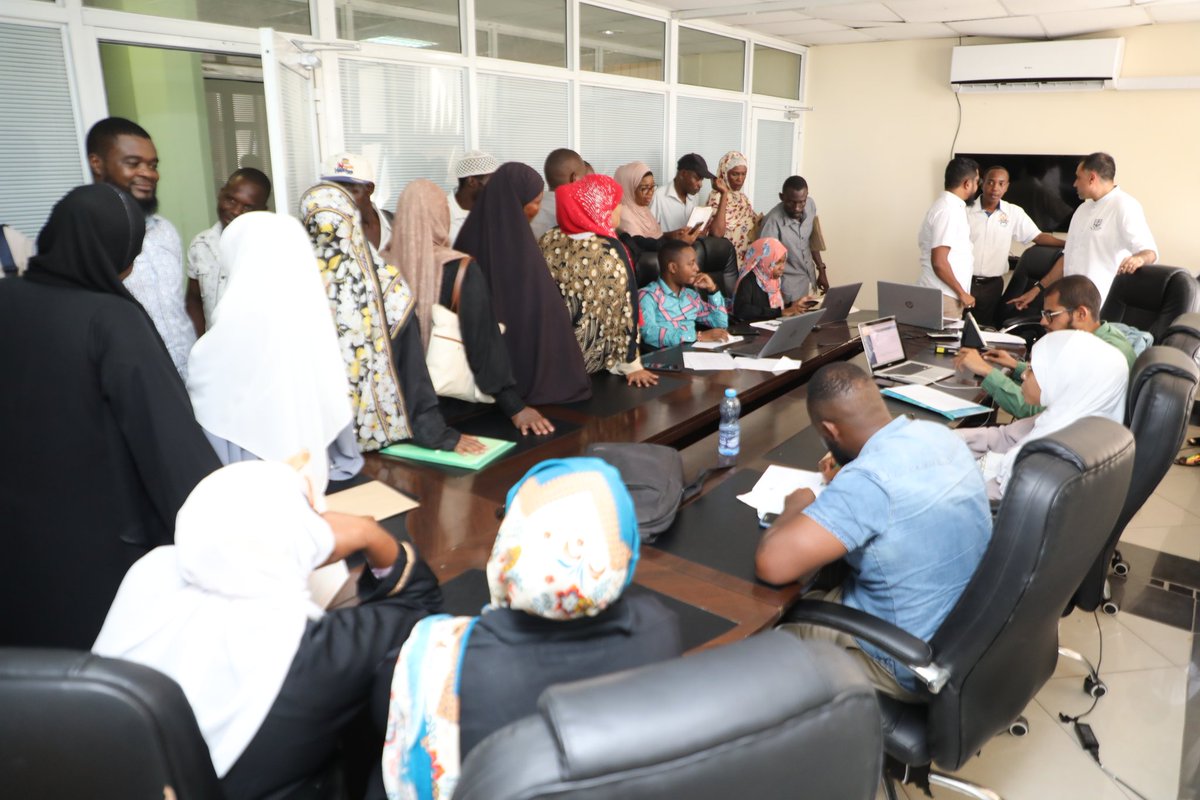 SubcountyAdmin's tweet photo. Transport , Infrastructure & Public Works together with Environment, Waste Management & Energy employees are set for the activity tomorrow.
#StaffVerification #ServiceDelivery https://t.co/0KEHUkjfpi