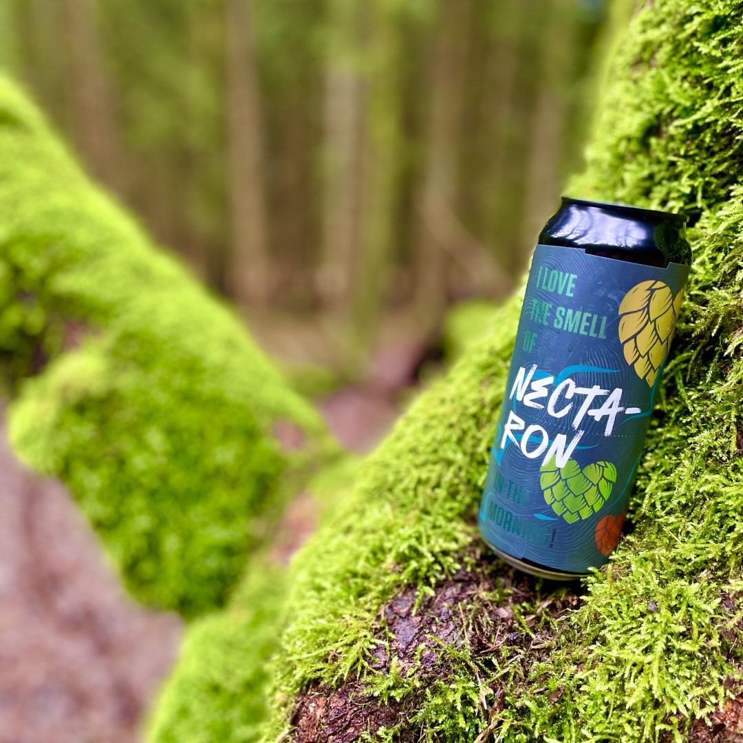 SibeeriaCZ's tweet image. Sibeeria 𝐈 𝐋𝐨𝐯𝐞 𝐓𝐡𝐞 𝐒𝐦𝐞𝐥𝐥 𝐎𝐟 𝐍𝐄𝐂𝐓𝐀𝐑𝐎𝐍 𝐈𝐧 𝐓𝐡𝐞 𝐌𝐨𝐫𝐧𝐢𝐧𝐠 💛💚❤️
Single Hop NEIPA, 18° Plato, 7% Alk.

Pivo chmelené odrůdou #Nectaron, vycházející hvězdou od národního výzkumného institutu @plantandfood na Novém Zélandu.

🛒 sibeeria.cz