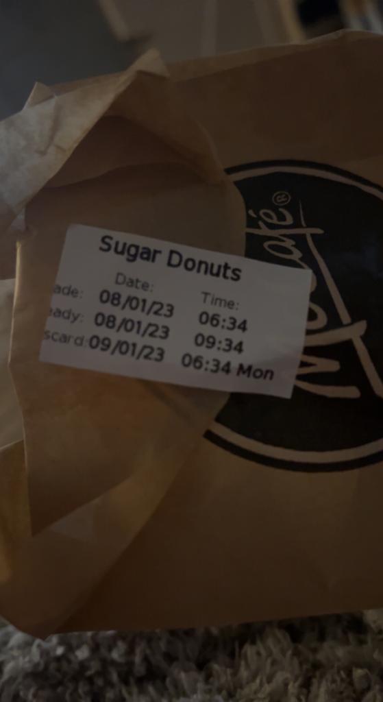 swmandyclarkson's tweet photo. @McDonalds @McDonaldsUK disappointed, firstly not to have donut with original order and then when given one, was to be diacarded on 9th Yesterday! https://t.co/spyni82gn9