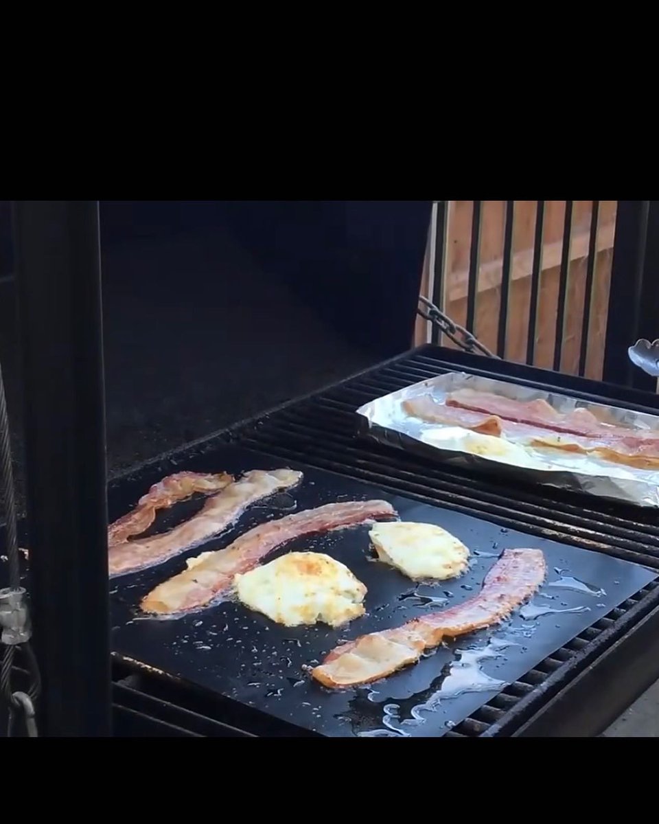 bakewaremill's tweet image. Heavy duty nonstick BBQ and grilling sheet mat #grillmat #BBQmat #nonstickmat #barbecuesheetmat #fiberglasscoatedwithPTFE #customized