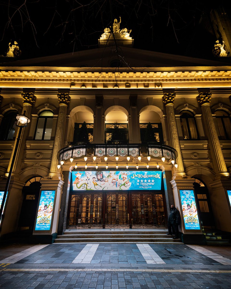 PalladiumPanto's tweet image. Today we open the doors for our final week of performances of Jack and the Beanstalk at The London Palladium✨ 

Who will be joining us for a trip up the beanstalk?🌱 

📸 Homble Photography
