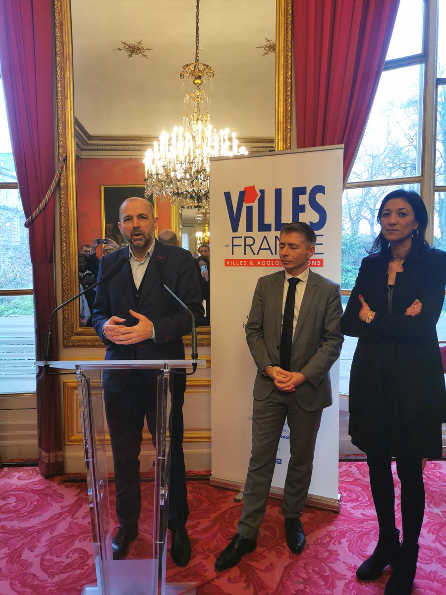 Cérémonie des vœux de Villes de France: discours de <a href="/GilAverous/">Gil Avérous</a> et <a href="/JFDebat/">Jean-François Debat</a> en présence de <a href="/gerard_larcher/">Gérard Larcher</a>, <a href="/FrancoiseGatel/">Françoise GATEL</a> et <a href="/amel_gacquerre/">Amel GACQUERRE</a>. Villes de France connaîtra une année riche en actions: finances, santé, transition écologique, réindustrialisation #villesmoyennes