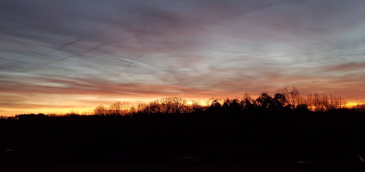 weather_rn's tweet photo. Even if you're like me and HATE mornings, you just gotta love seeing this kind of #sunrise https://t.co/Xbs2MgLQO7