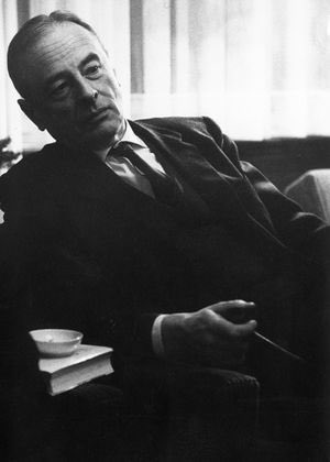 EFototapeta's tweet photo. Ein Programmhinweis für Ende Januar im @LCB_Berlin : Geborene Emigranten? Das Schreiben in der Fremde Fundsache - Original: Witold Gombrowicz #Literatur https://t.co/CpxeSJwVQT