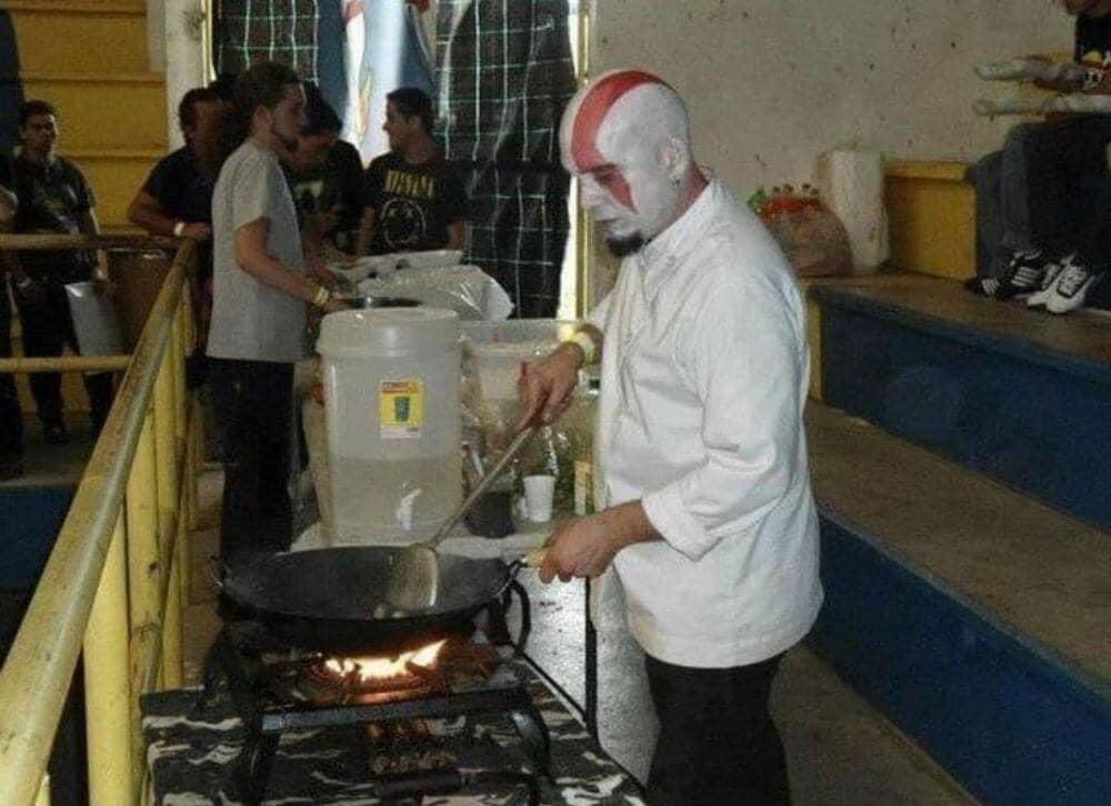Eddie_Gunplay's tweet photo. @FabrizioRomano Potter cooking BEANS with this shitty team😂😂 https://t.co/v6F9NWrnrQ