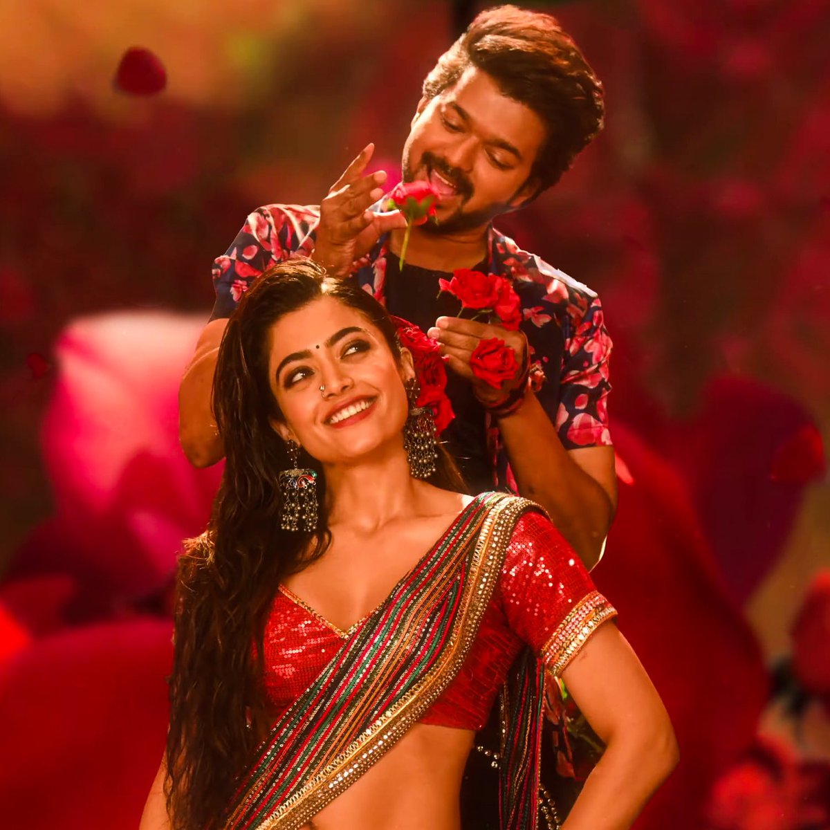 homescreenent's tweet photo. Ready to vibe for #Ranjithame in theatres? Comment your favourite moment from the song.
#VarisuFromTomorrow π₯
@actorvijay | @iamRashmika | @directorvamshi | @MusicThaman | @SVC_official | @PharsFilm
#VarisuFromJan11 #1DayForVarisu #VarisuFromTomorrow #VarisuFDFS https://t.co/wDrUOHZVxI