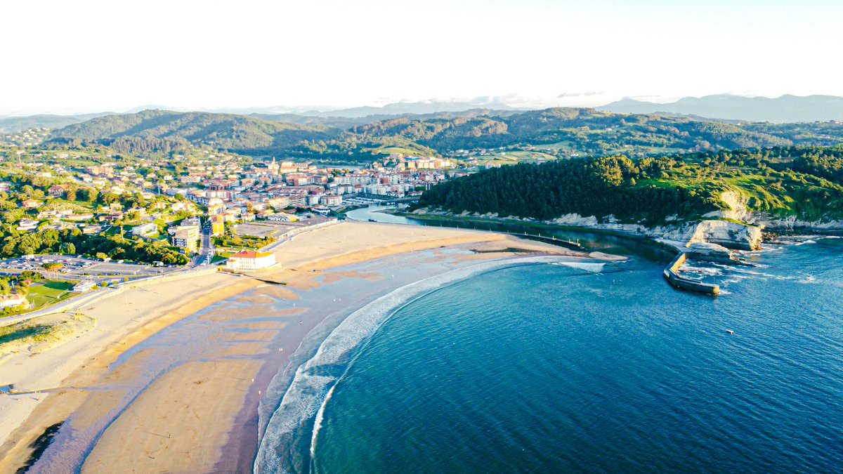 AuthenticBasque's tweet photo. The beach in Plentzia. 

If you take the 20min walk along the river from the Plentzia Metro station you will end up here. 

Read more:
https://t.co/99TnSS7yC5

 #bilbao  #plentzia #basquecountry #spain #españa #espana #cantabria #paisvasco #viajes #DJI #travelspain #visitspain https://t.co/G3boLwwhSE