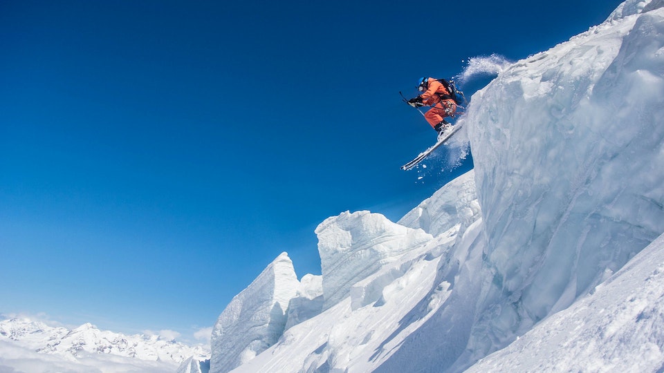 How to huck cliffs (according to an expert)

mpora.com/skiing/how-to-…