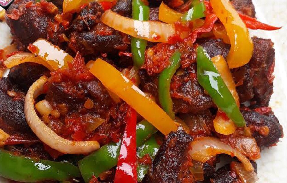 ng_cassia's tweet photo. We are bringing the heat to the day with our peppered goat meat starters. Join us for a spicy start to your orders. Call us on 09076580765 for orders, reservations or delivery to your doorstep.
#CassiaNG #CassiaRestaurantAndBar #CalabarRestaurant #RestaurantInLagos #WeAreCassia https://t.co/zDbgs2h7bP