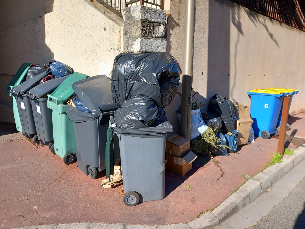 FranckGalbert's tweet image. Allô @CACPLOfficiel, les habitants de la rue Merimée au #Cannet n’ont pas eu le ramassage de leurs ordures depuis jeudi matin.
Un soucis ?
Ps: plusieurs appels ont été passés auprès de vos services